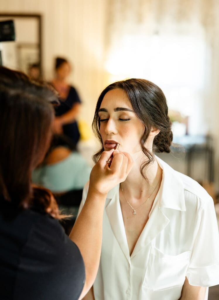Bride getting ready at Scenic Springs in San Antonio