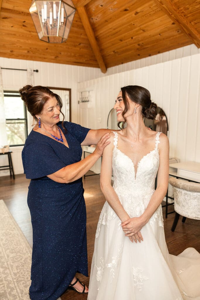 Getting Ready at Scenic Springs Wedding Venue