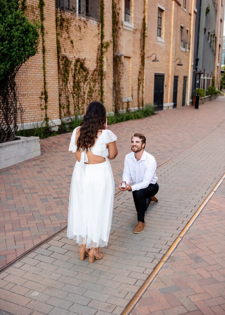photo of man proposing at the pearl san antonio